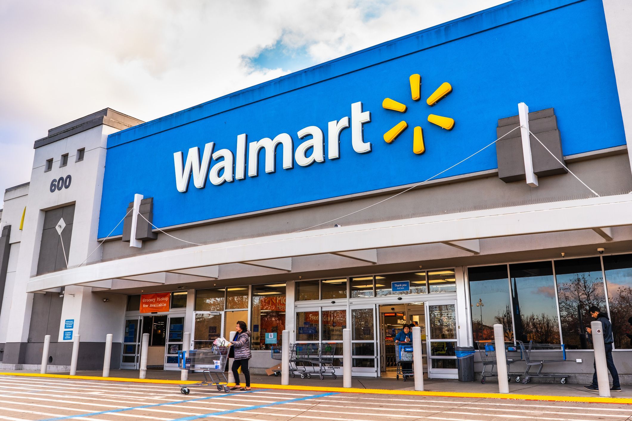 Unlocking Convenience: The Symphony of Walmart’s business hours