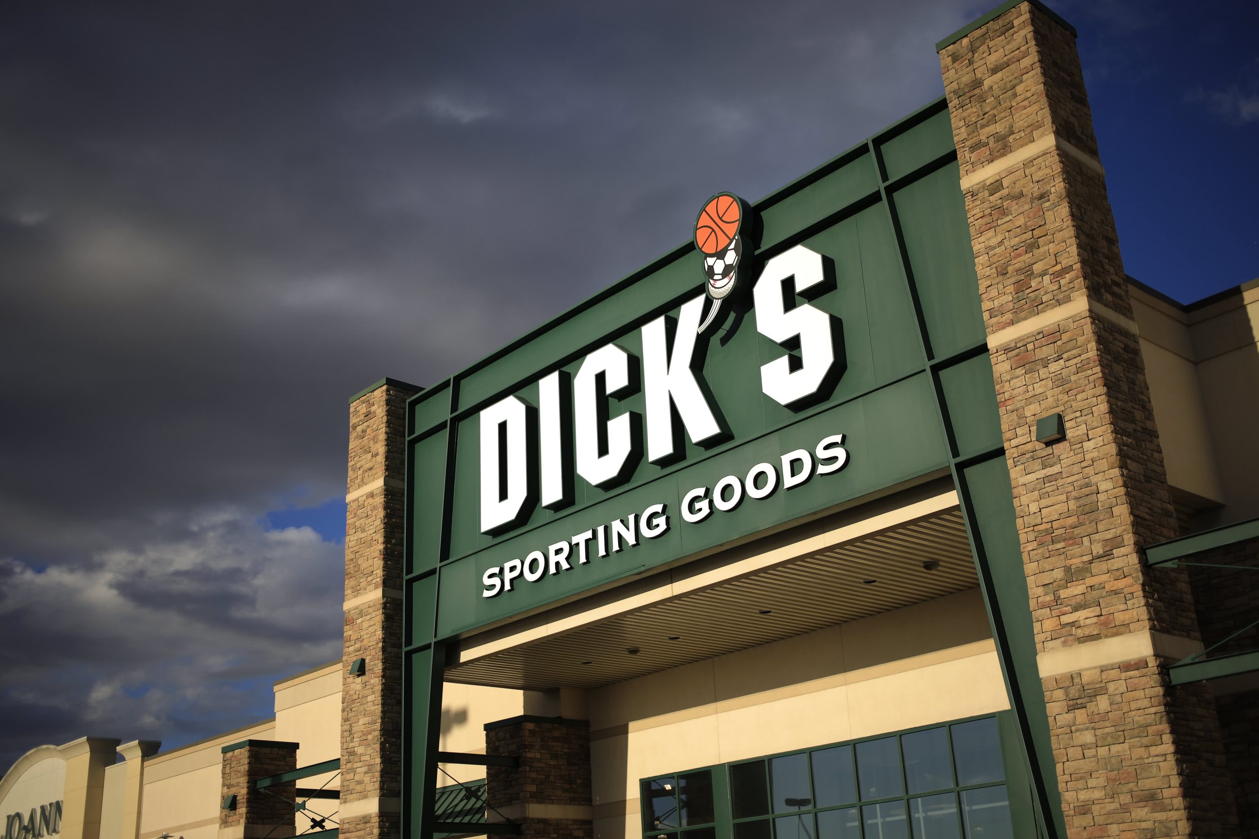 Dicks Sporting Good: A Comprehensive Overview of America’s Premier Sports Retailer