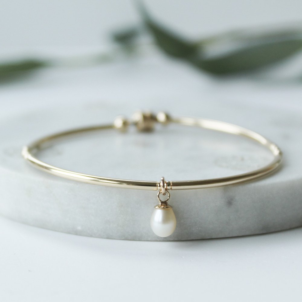 Elegance on Your Wrist: Everything You Need to Know About Pearl Bracelet